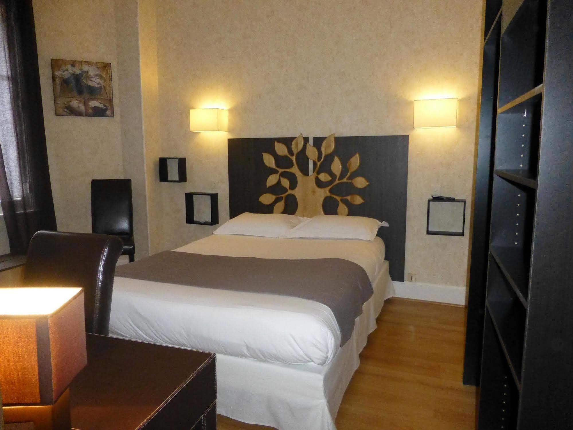 Trianon 2*